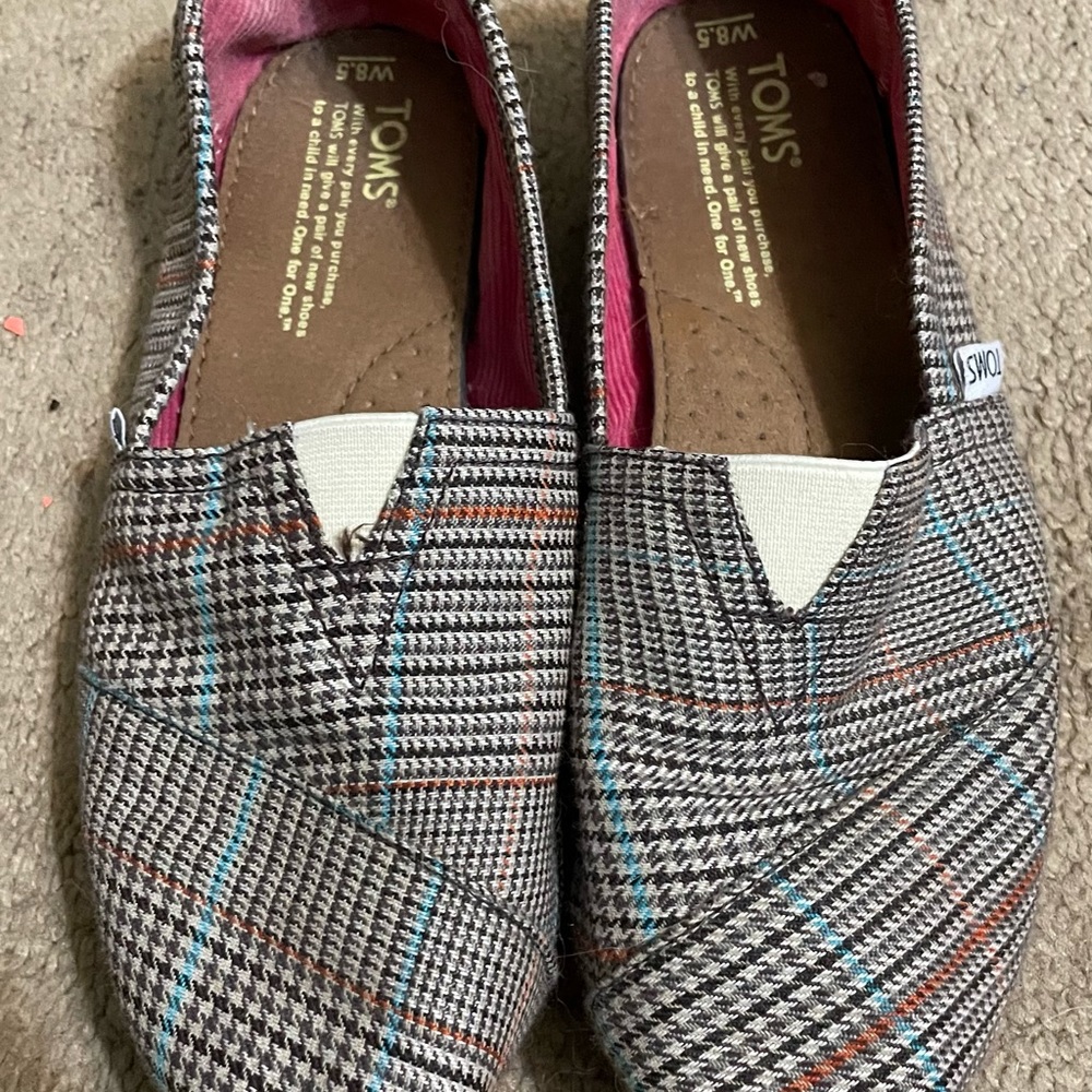 Plaid toms w8.5